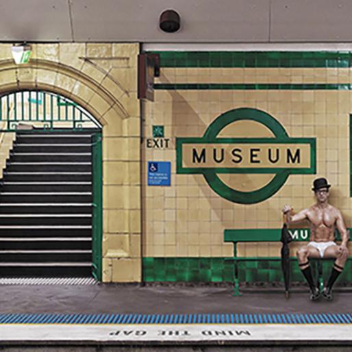 Sleepwalking #05 – Museum Station - photographic inkjet print 60 x 80 cm di John Dobson (Australia)