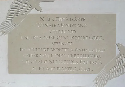 Stele memoriale dedicata a Robert Cook