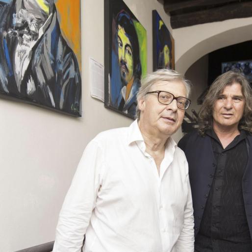 Vittorio Sgarbi e l'artista Alfonso Mangone