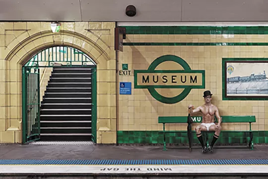 Sleepwalking #05 – Museum Station - photographic inkjet print 60 x 80 cm di John Dobson (Australia)