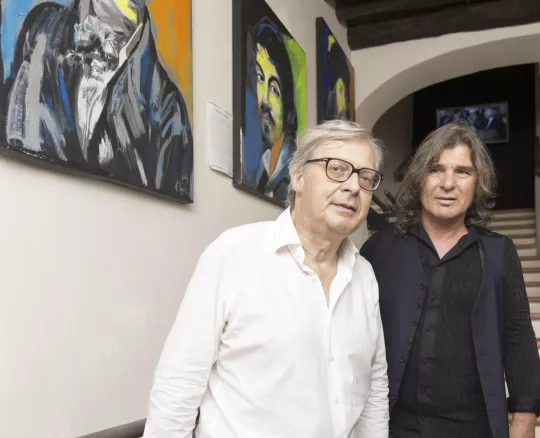 Vittorio Sgarbi e l'artista Alfonso Mangone